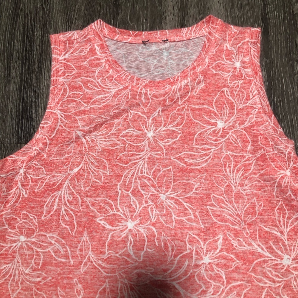 Coral and White Floral Knit Sleeveless Top - Picture 3 of 5